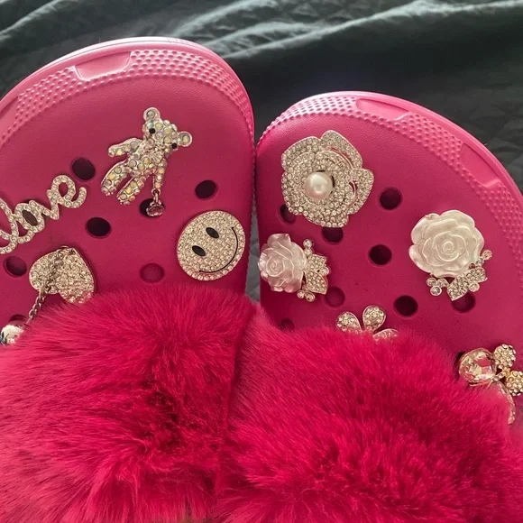 CROCS Pink Fuzzy Mules for Cozy Comfort - Picture 6 of 9